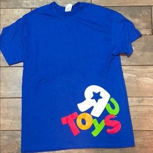 Toys R Us T Shirt from headquarters Med